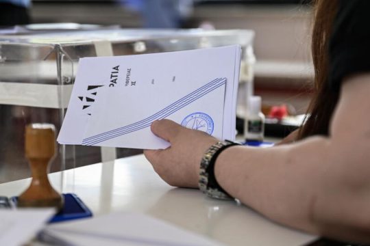 Με διάθεση σύγκλισης για την ψήφο των αποδήμων